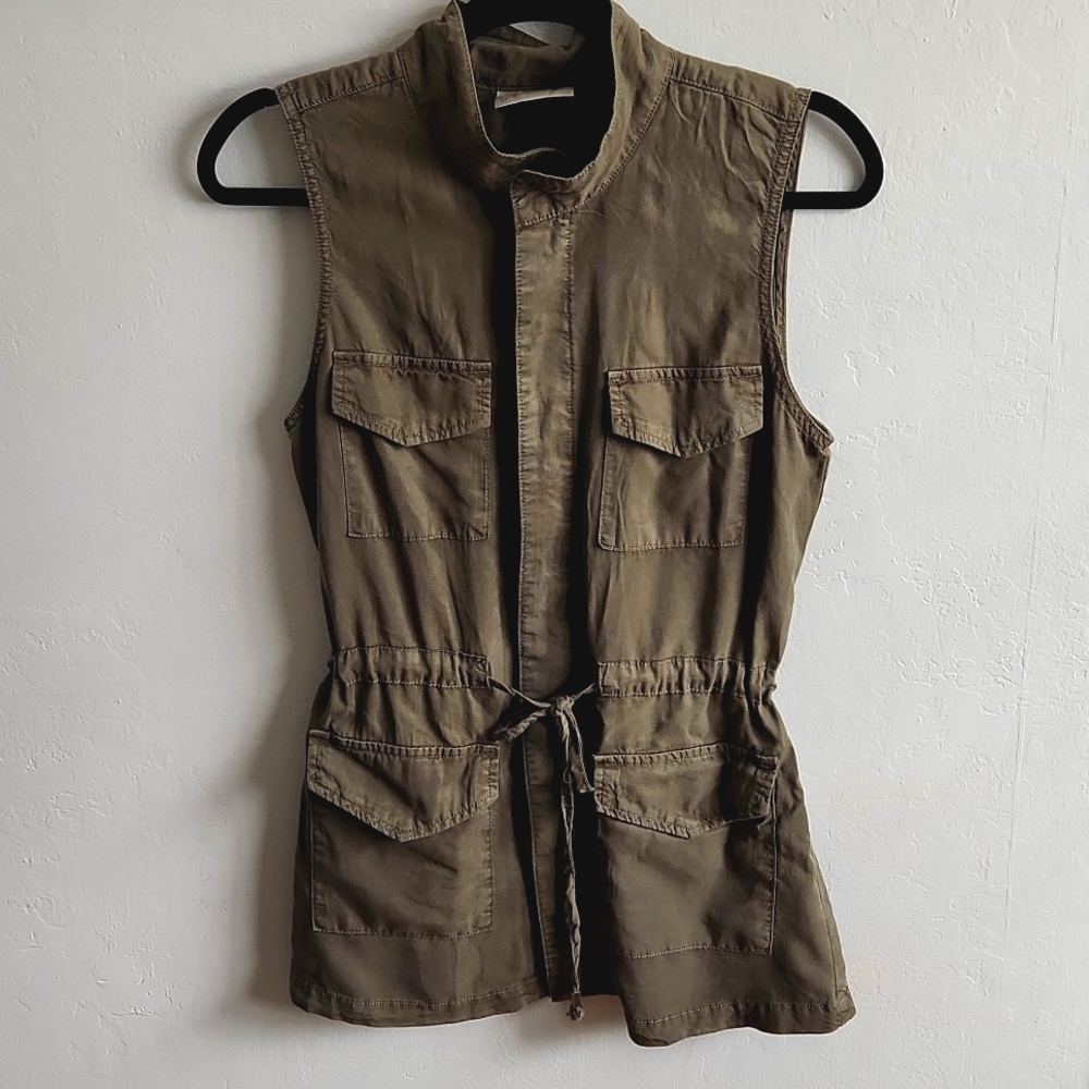 Universal Threads Women's Khaki Vest Top Size S